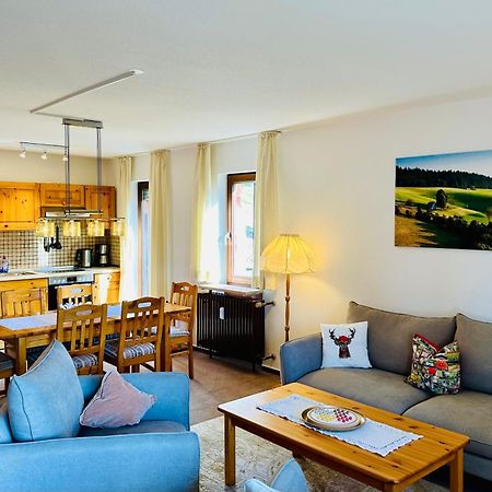 Ferienwohnung Lotti + Hochschwarzwald Card ทิทิเซ-นอยชตัดท์ ภายนอก รูปภาพ
